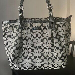 COACH Signature Black/Grey Jacquard Monogram Tote - #F16566